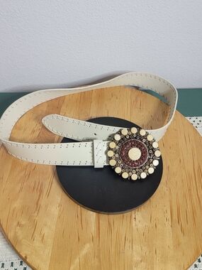Gianni Bini Cream Leather Belt with Decorative Round Buckle